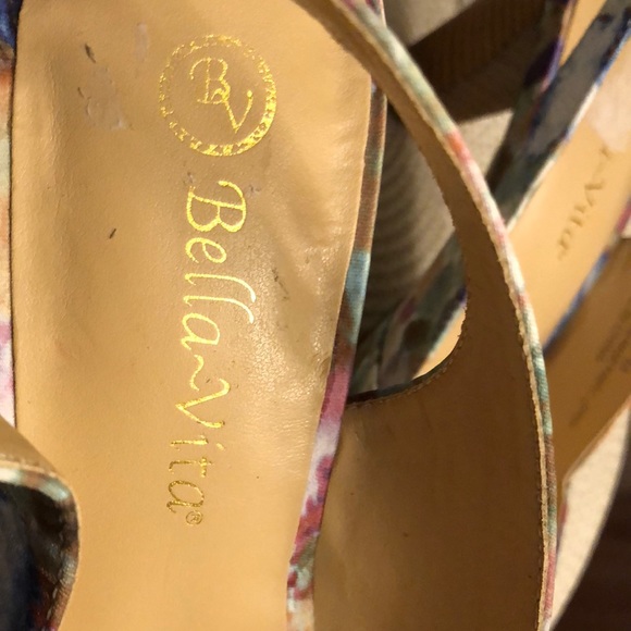 Brand New Bella - Vita Heels, Size 7 - Picture 2 of 7